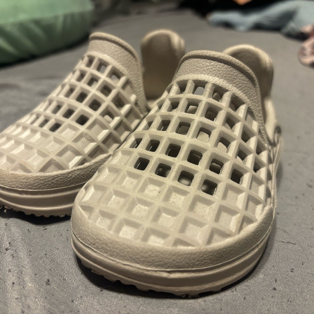 Like new barely worn lusso cloud toddler shoes